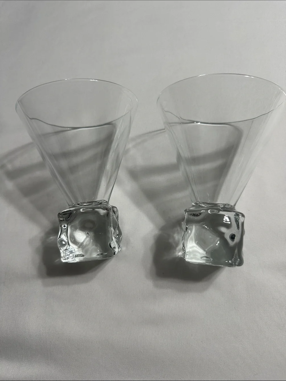 Set of 2 Clear Glass Martini / Cocktail Glasses